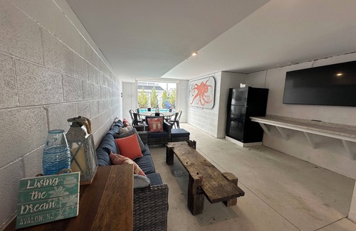 Avalon House | The Coastal Cove - Heart of Avalon - Walking distance to the beach!
