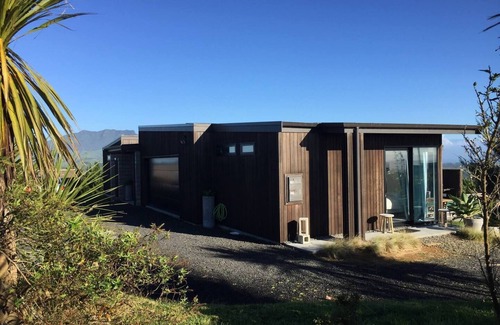 Raglan House | The Coastal Retreat