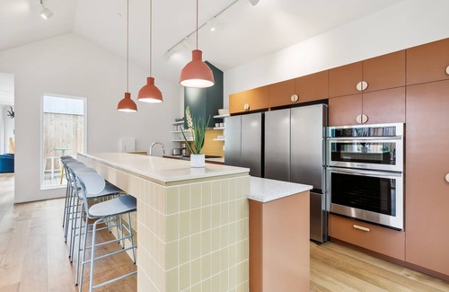 Lower Ninth Ward Hotel | The Cocodrie | Private 12BR Hotel - Pool, Spa