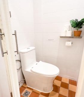 Nong Chaeng Apartment | The companions house by Vacationshouse