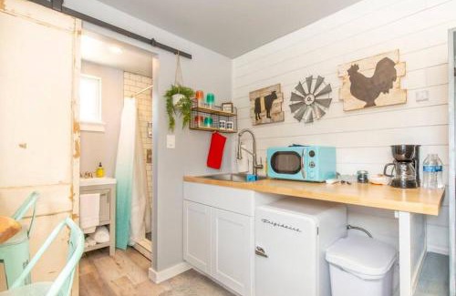 Johnson City House | The Container Retreat @ 290 Wine Trail #6 Enjoy nature!
