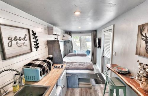 Johnson City House | The Container Retreat @ 290 Wine Trail #6 Enjoy nature!