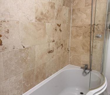 Mill Road Apartment | The Coral Stay by Station