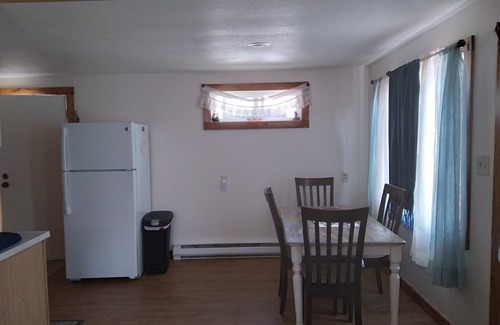 Somers House | THE COTTAGE 2: A MONTHLY RENTAL; TRAVEL MEDICAL STAFF/VACATIONERS 1200. MONTHLY