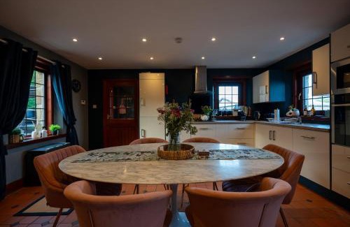 Glasgow House | The Cottage at Barraston Farm
