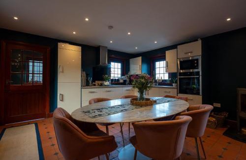 Glasgow House | The Cottage at Barraston Farm