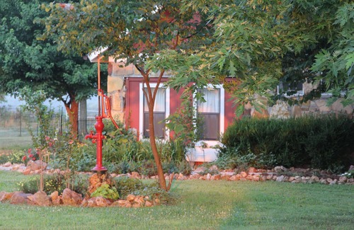 Carthage Cottage | The Cottage at Ozark Highlands Farm