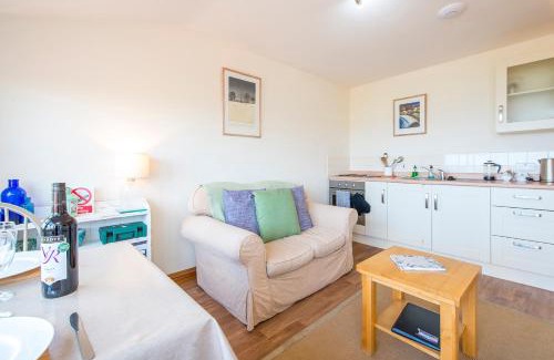 Dinas Cross House | The Cottage