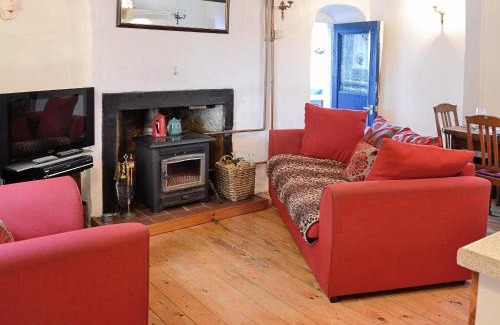 Saint Cyrus House | The Cottage