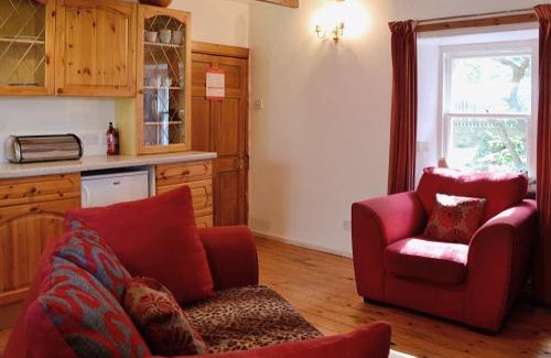 Saint Cyrus House | The Cottage