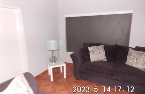 Krugersdorp Apartment | The Cottage