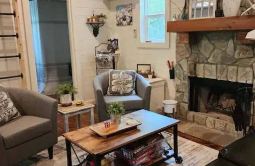 Belton Cabin | The Cozy Cabin at Mill Creek