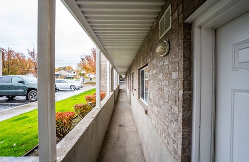 Suncrest Condo | The Cozy Farmhouse Condo