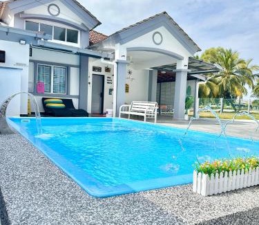 Sungai Pelek House | The Cozy Home Private Pool Villa 5BR 20pax