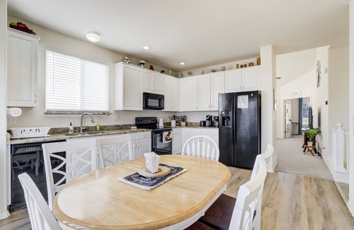 Fountain House | The Cozy Oak | 4BR Family Home