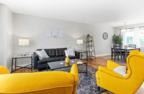 Upper Arlington House | The Cranbrook- Close to OSU-Downtown Columbus-Short North-Clintonville-Upper Arlington