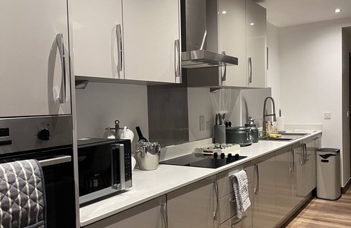 Harlow Apartment | The Crimsons, Godfrey House Edinburgh Way