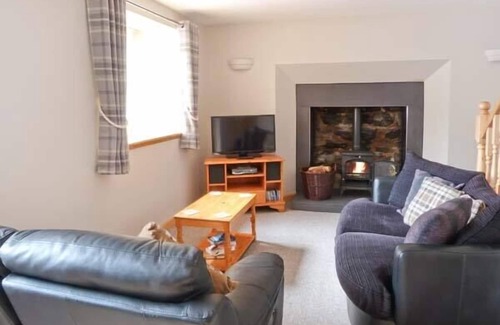 Marybank Cottage | THE CROFT HOUSE, family friendly, with open fire in Muir Of Ord