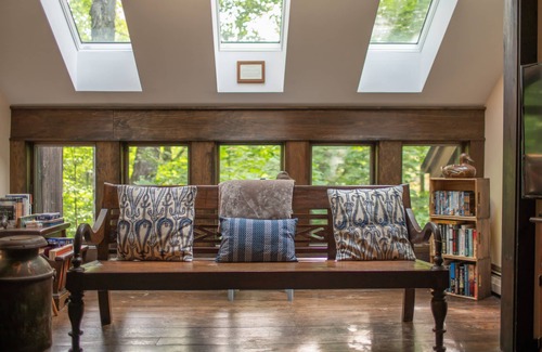 Stockbridge House | "The Crooked House" with A/C and sauna on private wooded lot near Killington