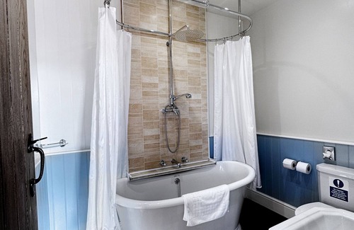 Marnhull Hotel | The Crown at Marnhull
