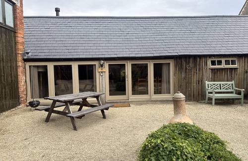 Lechlade Cottage | The Dairy Cotswolds Cottage Farm Stay With Pool