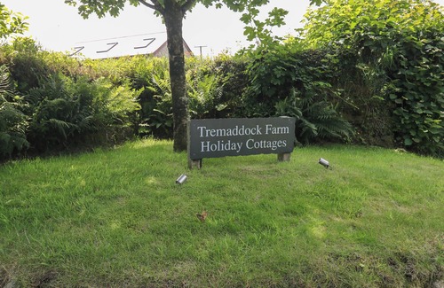 St. Neot Cottage | THE DAIRY, pet friendly, character holiday cottage in St Neot
