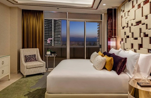 Broadbeach Hotel | The Darling at The Star Gold Coast