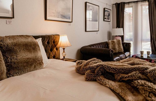 Daylesford Apartment | The Daylesford Art Motel (Superior Suite 3)