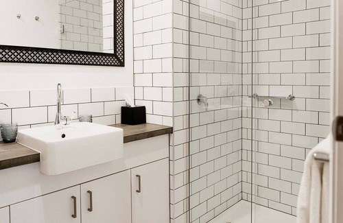 Daylesford Apartment | The Daylesford Art Motel (Superior Suite 3)