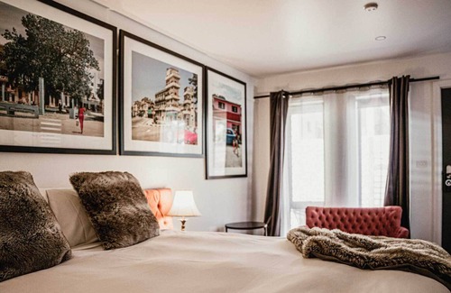 Daylesford Apartment | The Daylesford Art Motel (Signature Suite 8)