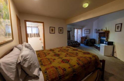 West Sedona House | The Deer Suite - Horses SEDONAS MOST LOVED