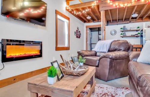 Goodlettsville House | The Den at J-Barn - Secluded Retreat
