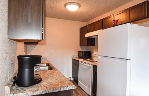 University Area Apartment | The Denali Nook in UMED District & University prk!