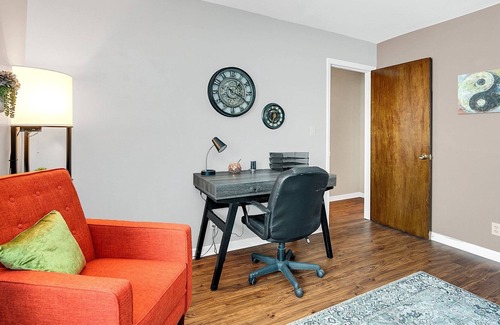 Titus Village House | The Diamond - Sleeps 7 with Office!
