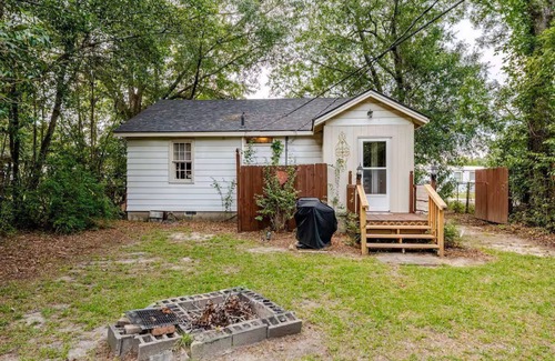 Cayce Cottage | The Dove's Nest- Charming 2-bedroom cottage peacefully nestled in fabulous Cayce