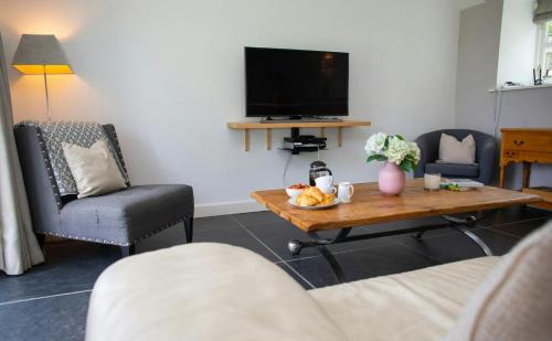 Llandygwydd House | The Dovecote Llechryd