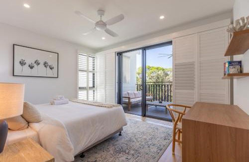 Agnes Water House | The Dūne - 4 BR with Private Pool - 100m to Beach