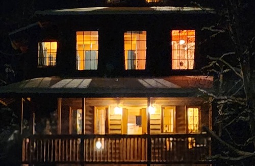 Palmer Cabin | The Eagle's Nest Treehouse Cabin