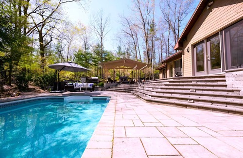 Grand Bend House | The Edge of the Woods - Grand Bend
