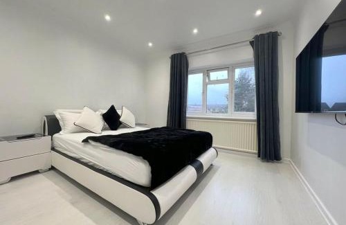Chatteris Bed & Breakfast | The Elegance