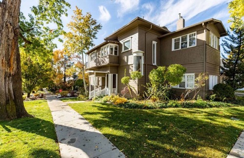Lower Avenues Apartment | The Emerald Cabin - Historic Downtown Avenues Apt