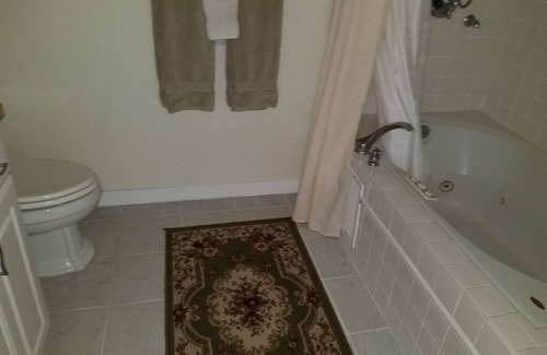Yelm Bed & Breakfast | The entire bed and breakfast inn