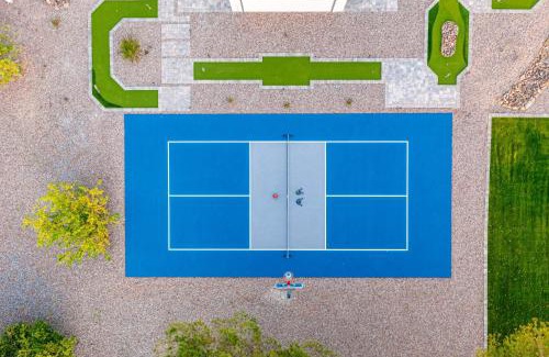 Chandler House | The Epic Resort an Acre of Fun for Everyone