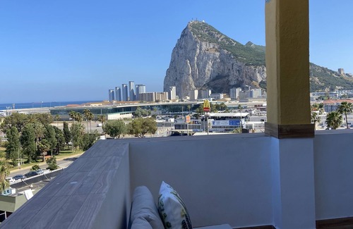 La Linea de la Concepcion Apartment | THE ROCK VIEWS APARTMENTS 1 1 min walk from the border with Gibraltar