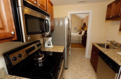 Lackey House | The Estates - 2BR Sleeps 6