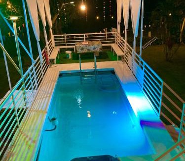 Kaeng Krachan House | The Family Ozone Pool Houseบ้านพักตากอากาศส่วนตัวกว้างๆแฟมิลี่โอโซนพลูเฮ้าส์3ห้องนอนหลักและ1ห้องเสริมเตียง2ชั้น3ห้องนำ้1ห้องครัวรองรับ8-12ท่านเสริมได้5เป็น17ท่าน By The Mountain Ozoneบ้านโอโซนขุนเขาแก่งกระจาน
