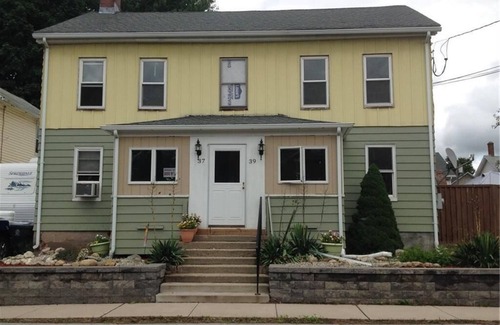 Thompsonville House | The famous Haunting in Enfield CT, known as the Demon House invites you to stay!