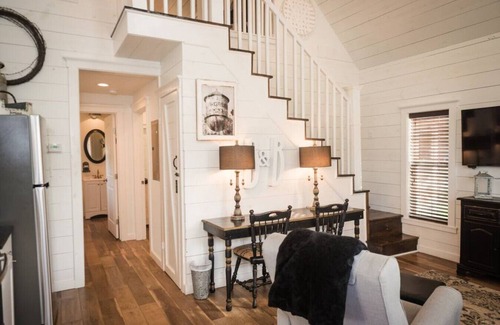 Gruene House | The Farm House at Gruene B&B
