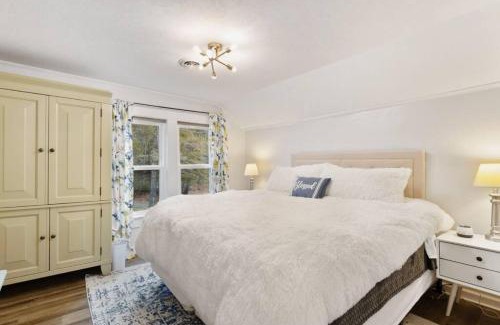 Blowing Rock House | The Farmhouse at Doe Creek