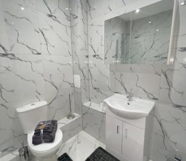 Flitwick Apartment | The Felix Apartments - 3 Bedrooms - FREE Parking - Close to train station